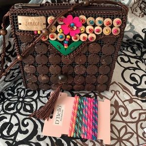 This is a crossbody bag that came from Jamaica🇯🇲